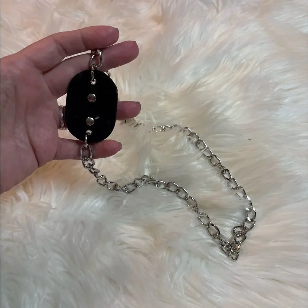 Skull & Crossbones Wallet Chain - Black and Silver